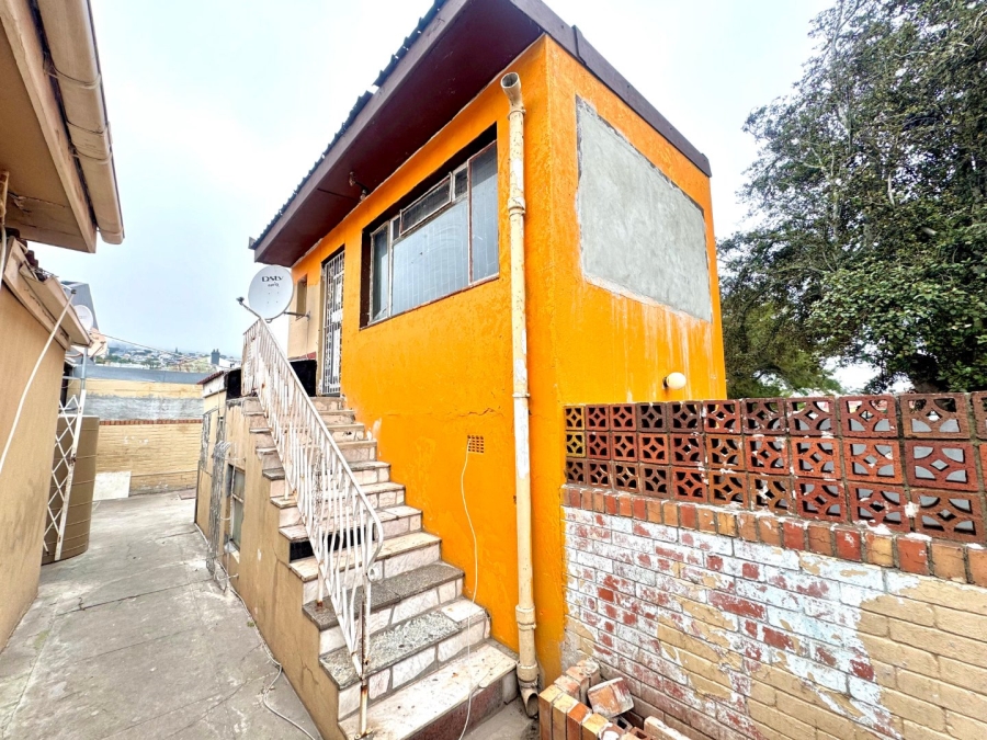 5 Bedroom Property for Sale in Woodstock Western Cape